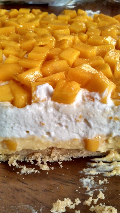 Mango Coconut Cake, Mango Delight, Banoffee Pie Recipe, Mango Pie, Hawaiian Desserts, Mango Dessert Recipes, Best Banana Pudding, Mango Dessert, Never Judge