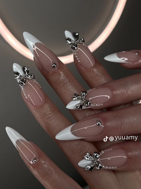 White And Silver Nails, Her Nails, Classy Acrylic Nails, Soft Nails, Unique Acrylic Nails, Silver Nails, Fire Nails, Pretty Acrylic Nails, Chic Nails