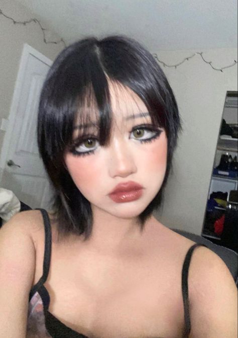 Shojo Makeup, Black Contacts Makeup, Dolly Make Up, Babydoll Makeup Look, Downward Eyes Makeup, Larme Kei Makeup, Japanese Makeup Look, Doll Eyebrows, Dollete Makeup