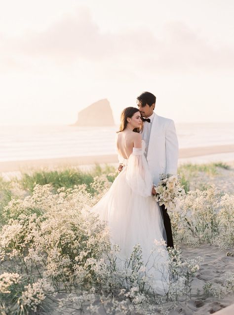 Oregon Coast Wedding, Wedding Portrait Poses, Bride Groom Photos, Groom Pictures, Beach Wedding Inspiration, Destination Wedding Inspiration, Coast Wedding, Fine Art Wedding Photography, Wedding Photography Poses