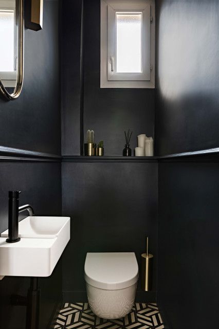 Black And White Wc, Black Downstairs Toilet, Black Toilet Bathroom Ideas, Cloakroom Wc, Black And White Motifs, All Black Bathroom, Aesthetic Home Decor Ideas, Wc Ideas, Small Downstairs Toilet