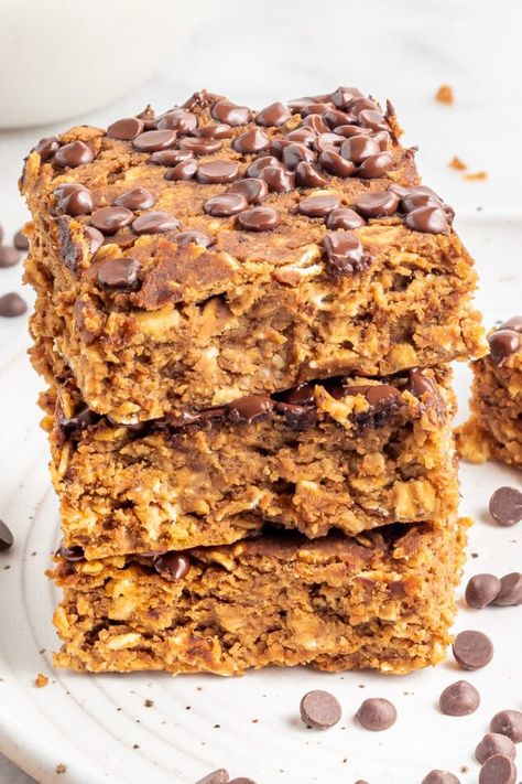 Pumpkin Oat Bars, Pumpkin Protein Bars, Healthy Pumpkin Bars, Eating Bird Food, Pumpkin Oats, Pumpkin Protein, Vegan Protein Bars, Pumpkin Pie Mix, Protein Bar Recipes