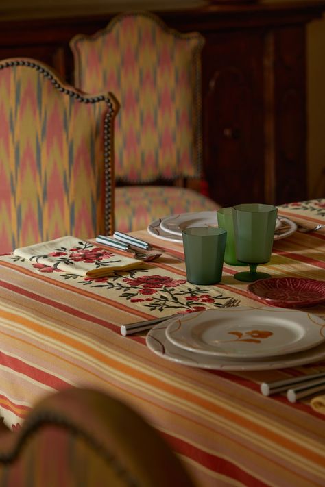 Jute Doormat, Floral Dessert, Ceramic Cutlery, Hm Home, Metal Armchair, Apple Baskets, Striped Tablecloths, Colored Glassware, Woven Placemats