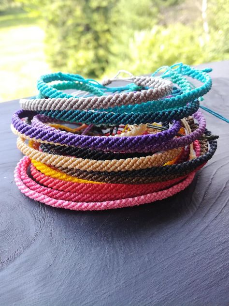 Braided Macrame, Chevron Friendship Bracelets, Ankle Bracelets Diy, Wax Cord Bracelet, Thread Bracelet, Beach Bracelet, Surfer Bracelets, Gifts For Surfers, Diy Friendship Bracelets Patterns