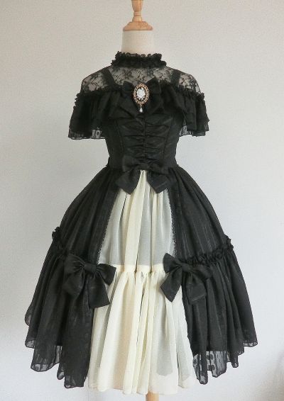 Henrietta -The Rose Grove- Lolita Jumper Dress Long Version Lolita Outfits, Old Fashion Dresses, Black And White Dress, Fairytale Dress, Gothic Dress, Old Fashion, Kawaii Clothes, Edgy Outfits, Lolita Dress