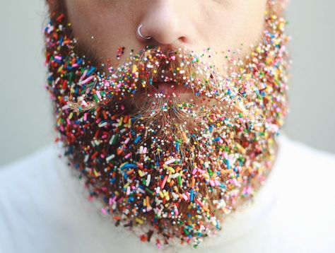 The Gay Beards: Two best friends, two best beards Beard Decorations, Glitter Beards, Flower Beard, Animation Photo, Beard Art, Carnaval Costume, Drag Make-up, Beard Love, Hair Creations