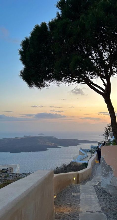 Nature Aesthetic Pictures, Cocoppa Wallpaper, A Breath Of Fresh Air, Pretty Landscapes, Pretty Sky, Dream Holiday, Santorini Greece, Sunset Pictures, Breath Of Fresh Air