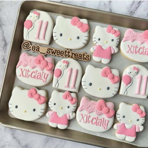 Hello Kitty Christmas Cookies, Hello Kitty Cookies Decorated, Sugar Cookie Designs Birthday, Hello Kitty Sugar Cookies, Dessert Business, Kitty Cookies, Hello Kitty Cookies, Pink Sanrio, Pink Birthday Party