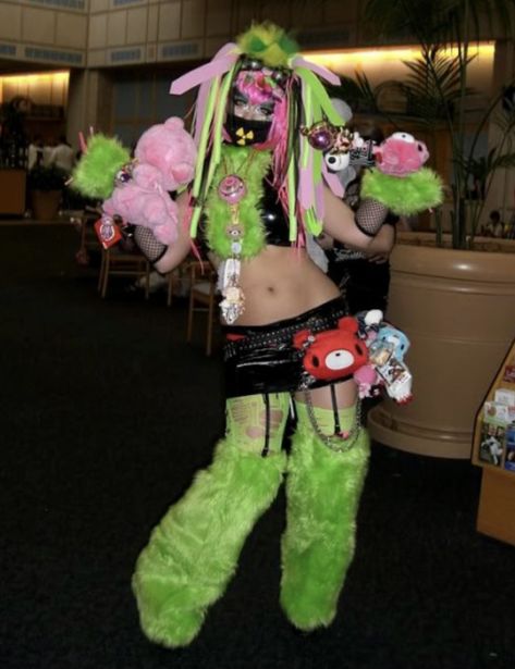 Neon Punk Fashion, Rave Aesthetic Outfit, Scenecore Outfit, Cybergoth Outfits, Cybergoth Fashion, Raver Outfits, Harajuku Decora, Rave Fit, Rave Fits