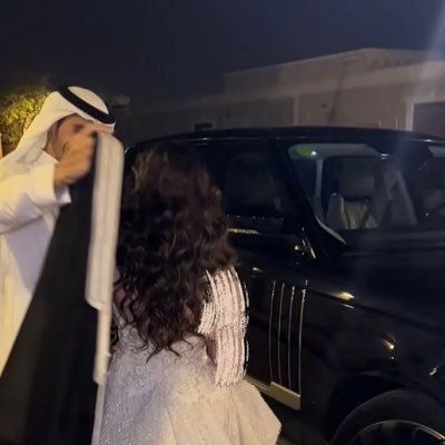 Arab Love, Dubai Women, Fashion Modest, Arab Wedding, My Precious, Arab Fashion, Marriage Life, Future Lifestyle, Wedding Pics