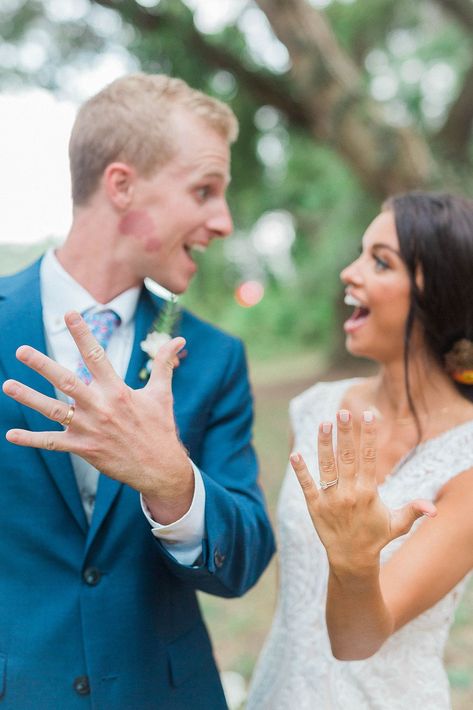 After falling in love while they were at college, Matney & Treanor celebrated their love story with a bright & colourful wedding ceremony. Of her Tara Lauren ISODLE gown, Matney said: “My dress was truly everything I had ever envisioned for my wedding day. I wanted it to be simple yet unique. I loved the lace open backing, the buttons up the back, & the slim bodice. It was seriously exactly what I wanted.” Wedding Photos Just Bride, Wedding Love Story Photos, Bride With Bouquet Photo Ideas, Saucy Wedding Photos, Romantic Editorial Wedding Photography, Florida Keys Wedding, Wedding Portrait Poses, Keys Wedding, Wedding Picture Poses