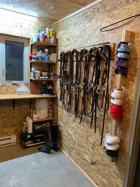 Horse Blanket Organization, Diy Horse Tack Room, Simple Tack Room Ideas, Feed And Tack Room Ideas, Tack Room Inspiration, Horse Tack Rooms Western, Tackroom Storage, Tack And Feed Room Ideas, Tack Room Ideas Diy