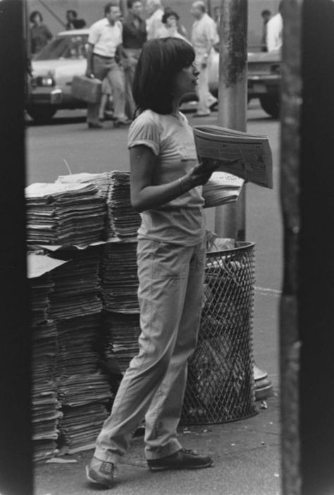 Pictures of Pimps, Prostitutes and Homeless of 1970s Times Square Through a Bartender's Camera ~ Vintage Everyday 1970s New York, Bar Shots, Bar Photos, Thrill Seeking, Breathtaking Photography, Gordon Parks, Camera Vintage, History Magazine, The Terminal