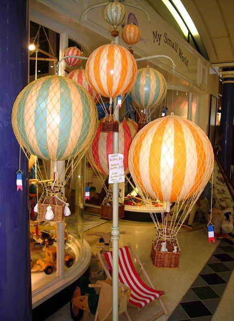 Hot Air Balloon Model Diy, Hot Air Balloon Decor, Hot Air Balloon Craft, Diy Hot Air Balloons, Dream House Aesthetic, Hot Air Balloon Decorations, Balloon Toys, Balloon Modelling, Lantern Ideas