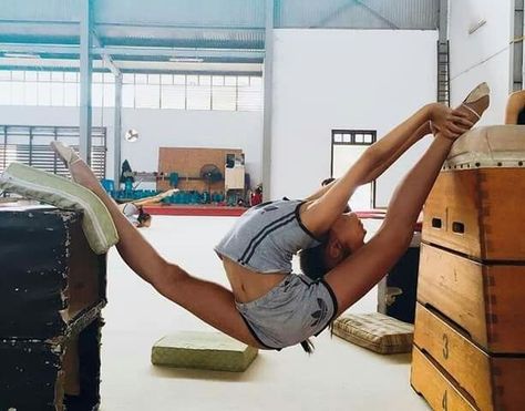 Rhythmic Gymnastics Flexibility, Flexibility Goals, Rhythmic Gymnastics Training, Amazing Flexibility, Gymnastics Flexibility, Flexibility Dance, Amazing Gymnastics, Gymnastics Training, Gymnastics Poses