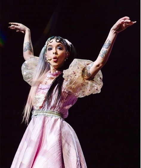 1 Girl, Female Singers, Her Music, Melanie Martinez, Pop Star, Boss Lady, Magnolia, Love Her, Entertainment