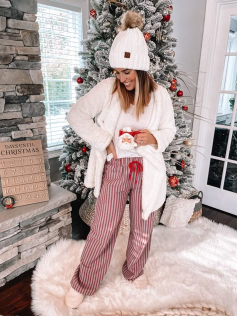 Cozy Loungewear Comfy Christmas Outfits Leggings, Christmas Lounge Outfit, Comfy Christmas Outfits, Christmas Morning Outfit, Alaska Outfits, Holiday Loungewear, Board Night, Christmas Lounge, Christmas Loungewear