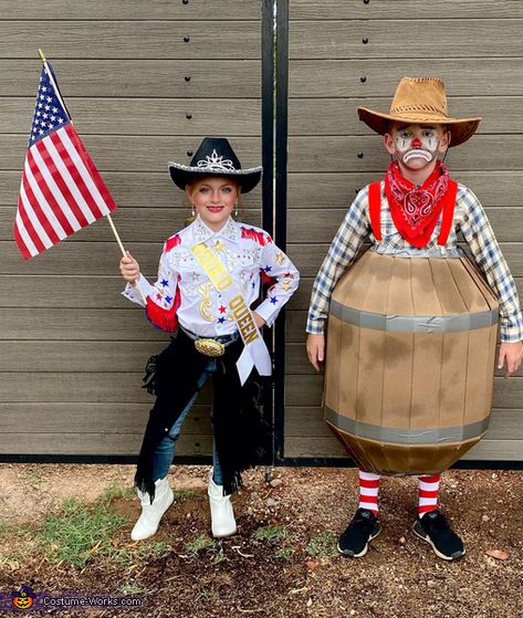 Rodeo Clown Costume, Diy Cowboy Costume, Rodeo Family, Clown Costume Diy, Homemade Costumes For Kids, Rodeo Clown, Sibling Halloween Costumes, Queen Halloween Costumes, Sibling Costume