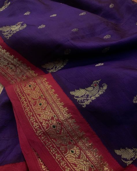 Mayil 🦚 real Zari Kanjeevaram vintage saree #vintagekanjeevaram #realzari Vintage Silk Saree, Kanchi Pattu Sarees, Vintage Saree, Kanchipuram Silk Saree Wedding Latest, Pattu Sarees, Manish Malhotra Saree, Katan Saree, Latest Silk Sarees, Blue Silk Saree