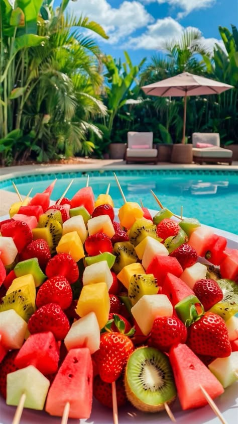 Fun Ideas For A Birthday Party, Summer Birthday Snack Ideas, Birthday With Family Ideas, Pool Party Grilling Ideas, Pool Party Food Table Set Up, Bbq Pool Party Ideas, Food To Make For Birthday Party, Pool Picnic Food, Snack Food Ideas Party