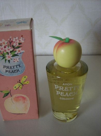 Vintage Trinkets, Pretty Perfume Bottles, Fragrances Perfume Woman, Perfume Collection Fragrance, Body Smells, Avon Products, Perfume Scents, Perfume Lover, Body Skin Care Routine