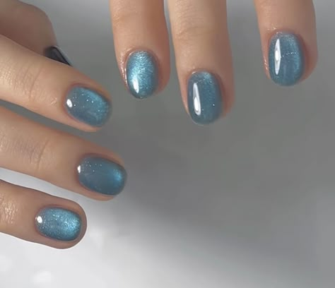 Short Blue Cat Eye Nails, Magnetic Blue Nails, Light Blue Cateye Nails, Short Cats Eye Nails, Baby Blue Cat Eye Nails, Cat Eye Blue Nails, Shiny Short Nails, Light Blue Cat Eye Nails, Mooncat Nail Polish