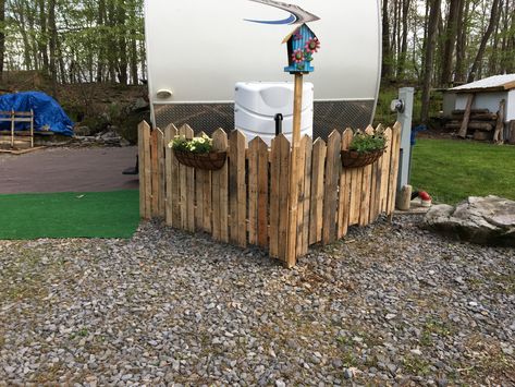 Rv Landscaping Ideas Yards, Seasonal Campsite Ideas Yards, Campground Ideas Campsite, Rv Outdoor Decorating, Seasonal Campsite Ideas, Permanent Camper Site Ideas, Trailer Patio, Camper Deck, Porch For Camper