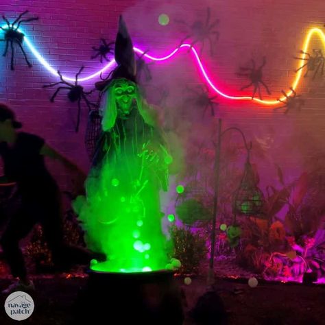 How to Make an Easy Smoke Bubbling Cauldron Outdoor Rope Lights, Bubble Diy, Spray Paint Plastic, Bubbling Cauldron, Red Spray Paint, Narrow Garden, Wire Wreath Forms, 2024 Halloween, Painting Plastic