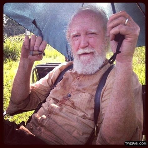 The Walking Dead on Instagram: “Daddy Hershel 😎 How long do you think you can survive the apocalypse? #thewalkingdead #twd #walkingdead "Awesome! 💖 Follow me…” Twd Shifting, Hershel Greene, Twd Memes, Twd Funny, Twd Cast, Scott Wilson, Walking Dead Cast, Fear The Walking, Dead To Me