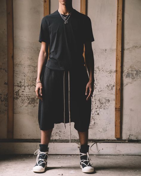 Rick Owens Summer Outfit, Outfit With Rick Owens, Rick Owens Drkshdw Outfit, Drkshdw Outfit, Rick Owens Outfit Men, Rick Owen Outfit, Rick Owens Outfit, Black Leggings Outfit, Stylish Man