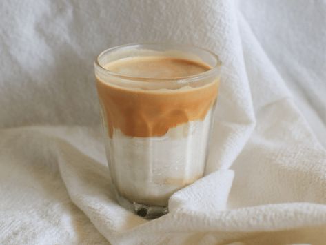 Dirty Coffee: The Trendy New Drink Everyone is Talking About – Latte Joy Dirty Coffee, Japanese Coffee Shop, Cold Brew At Home, New Drink, Iced Americano, Hygge Living, Double Espresso, Coffee Serving, Sweet Coffee