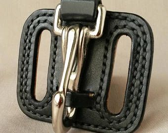 Red Stitch Leathers by RedStitchLeathers on Etsy Belt Key Holder, Leather Working Projects, Diy En Cuir, Leather Accessories Handmade, Leather Key Holder, Belt Hook, Belt Holster, Leather Gear, Leather Key Fobs