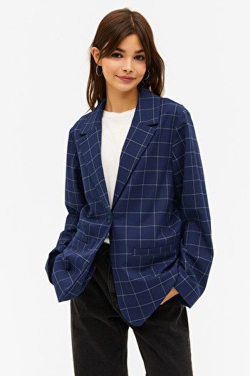 Blue checkered single breasted blazer - Dark blue checks - Monki GB Blazer Outfit Formal, Checkered Blazer Outfit, Checkered Blazer, Single Breasted Blazer, Blazer Outfit, Blue Checkered, Checked Blazer, Tailored Blazer, Breasted Blazer