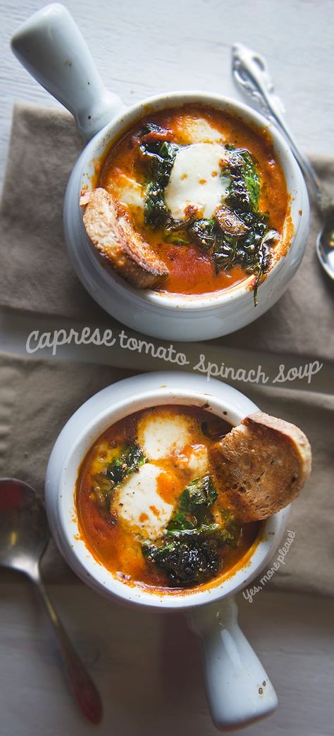 Veg Soups, Heart Soup, Healthy Nibbles, Spring Soup Recipes, Spinach Soup Recipe, Spring Soups, Vegetarian Soups, Tomato Spinach, Amazing Meals