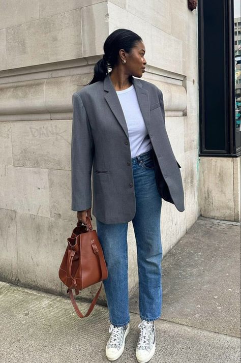 Gray Blazer Outfit Women, Networking Event Outfit, Grey Blazer Outfit, Event Outfit Ideas, Corporate Attire Women, Young Professional Outfits, Classy Business Outfits, Blazer Outfits Casual, Look Jean