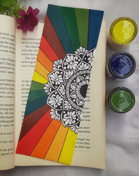 Mandala Book Marks Easy, New Year Mandala Art 2023, Bookmark Mandala Design, Mandala Art Bookmark, Mandala Bookmark, Mandala Book, Handmade Bookmarks Diy, Diy Crafts Bookmarks, Easy Mandala Drawing