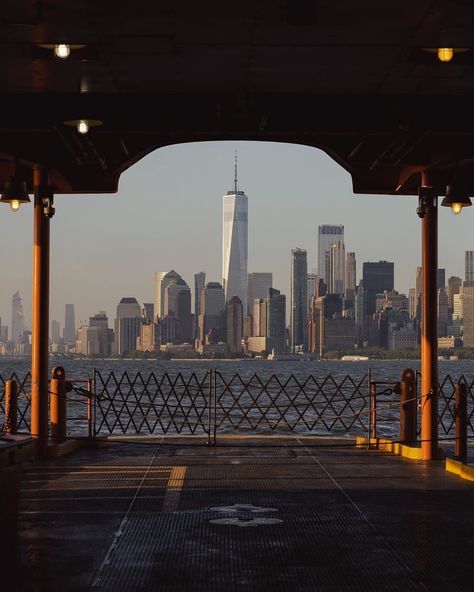 Staten Island New York, Staten Island Ferry, Vintage Nyc, Autumn In New York, Film Editing, One World Trade Center, Nyc Aesthetic, Brooklyn Heights, New York Aesthetic