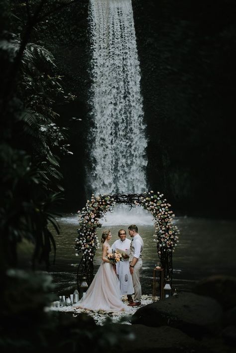 Forest Wedding With Waterfall, Wedding In Front Of Waterfall, On The Water Wedding Ideas, Bali Waterfall Wedding, Water Fall Wedding Ideas, Wedding By Waterfall, Bali Wedding Photography, Waterfall Wedding Ceremony, Waterfalls Wedding