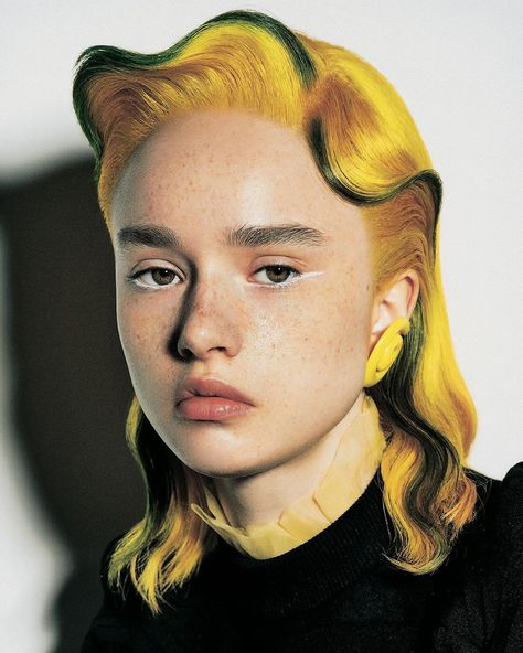 Artsy Hairstyles, Editorial Hair, Yellow Hair, Hair Reference, Grunge Hair, Portrait Inspiration, Hair Art, Aesthetic Hair, Drawing People