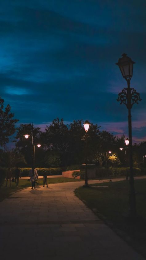 Play Ground Aesthetic Night, Late Night Walk Background, Nighttime Park Aesthetic, Dim Wallpaper Aesthetic, Nighttime Date Aesthetic, Late Walks Aesthetic, Dimmed Lights Aesthetic, Dim Lighting Aesthetic, Date Night Background