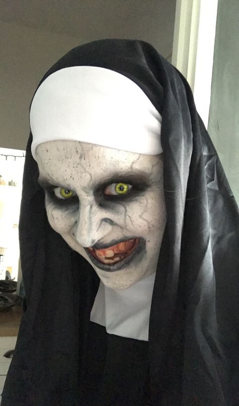 Nun Makeup Halloween Scary, Posessed Makeup, Evil Nun Makeup, Scary Ghost Makeup, Nun Makeup Halloween, Scary Nun Makeup, The Nun Makeup, Exorcist Makeup, Ghost Pic