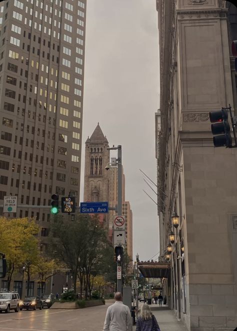 Pittsburgh Downtown, Depaul University, Vision Board Images, Pittsburgh City, College Aesthetic, Dream College, City College, University Of Pittsburgh, Urban Aesthetic