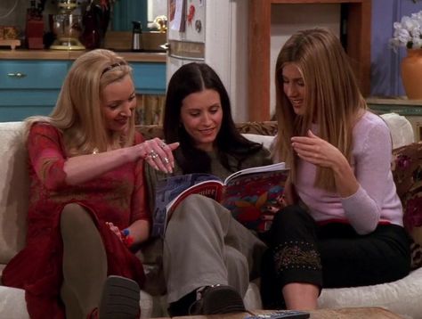 Monica Rachel, Rachel Monica Phoebe, Friends Phoebe, Rachel Green Friends, Friends Merchandise, Friends Reunion, Friends Cast, Friends Season, Friends Moments