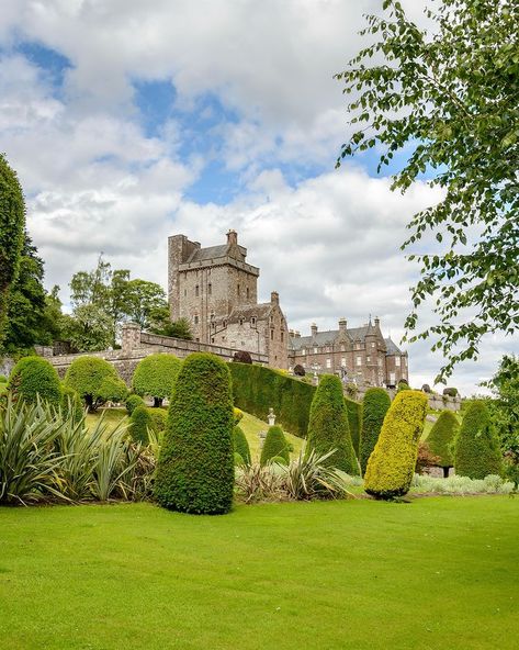 Scotland | A historic setting which last night was host to the iconic @Dior’s Cruise 2025 Collection Show 💃🏻 Drummond Castle Gardens is one of… | Instagram Drummond Castle, Castle Gardens, Beech Tree, Castle Garden, Scottish Castles, Formal Gardens, Outlander Series, Tv Programmes, Last Night