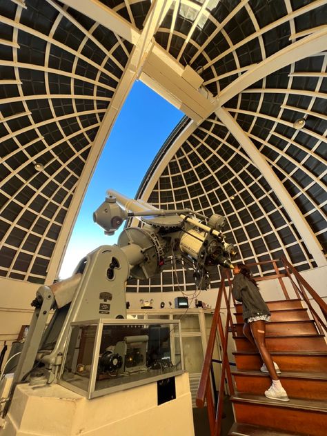 Observatory Aesthetic Room, Los Angeles Observatory, Griffith Observatory Aesthetic, Observatory Date, Griffiths Observatory, Observatory Aesthetic, Moon Sky Aesthetic, La Things To Do, Hybe Insight