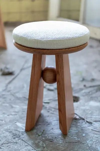 1stDibs: Antique and Modern Furniture, Jewellery, Fashion & Art Art Deco Stool, Stool Ideas, Centre Table Design, Mid Century Stools, Vintage Ottoman, Contemporary Stools, Antique Ottoman, Modern Ottoman, Wooden Stool