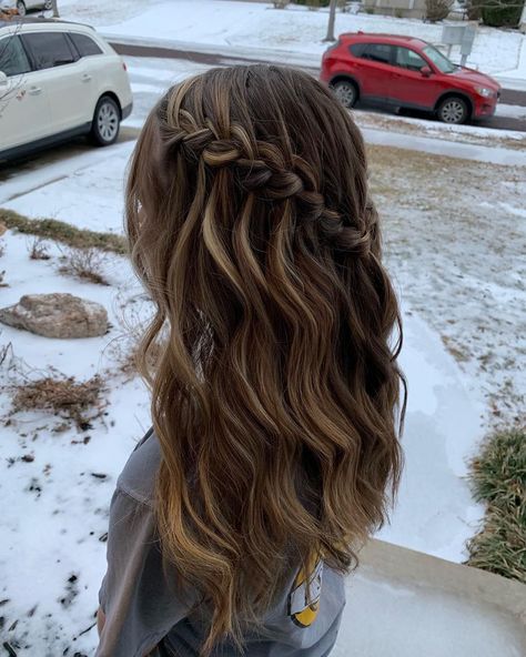 Braid Half Up, Grad Hairstyles, Long Braided Hairstyles, Hottest Hairstyles, Braids Updo, Cute Prom Hairstyles, Side Braid Hairstyles, Simple Prom Hair, Half Up Half Down Hairstyles