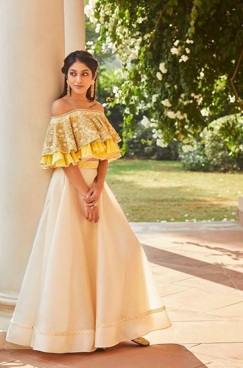 Shadi Dresses, Mehendi Outfits, Ritu Kumar, Anita Dongre, Afghan Clothes, Indian Gowns Dresses, Indian Gowns, Indian Bridal Outfits, Dress Indian Style