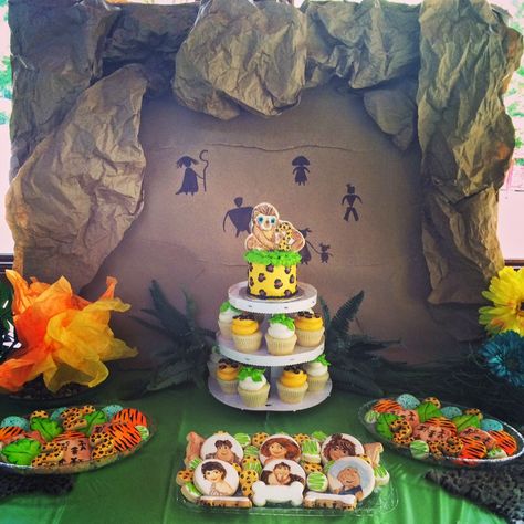 Dessert table at a "Croods" themed caveman party!--Sweet Libby Cupcakes and Cookies Croods Birthday Party, Caveman Party, The Croods, Boys 1st Birthday Party Ideas, Safari Jungle, Jungle Baby, My Nephew, 4th Birthday Parties, 1st Boy Birthday