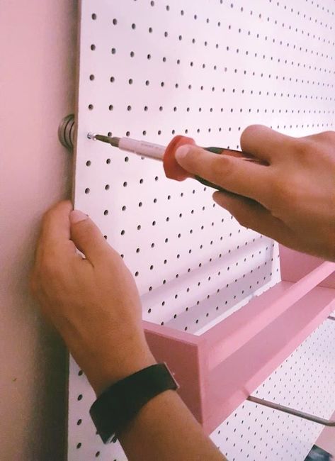 Pegboard For Sewing Room, Pegboard Ideas For Sewing Room, Sewing Room Pegboard Ideas, Sewing Room Ideas Organizing, Sewing Studio Ideas, Peg Board Ideas, Sewing Room Organization Diy, Sewing Room Ideas, Diy Peg Board